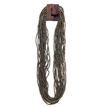 Afbeelding in Gallery-weergave laden, Bijondo - Glass and Wood Bead Necklace with Clasp, costume jewelry: Beige
